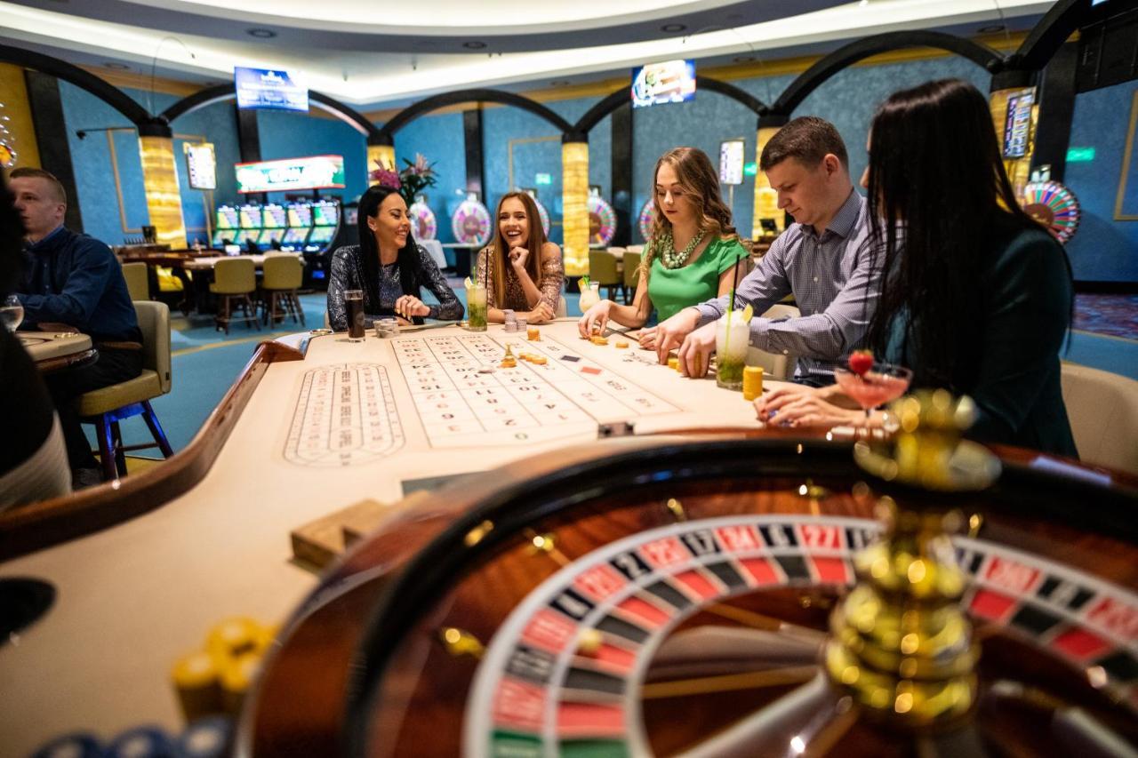 Imperial Casino Strazny Hotel Luaran gambar