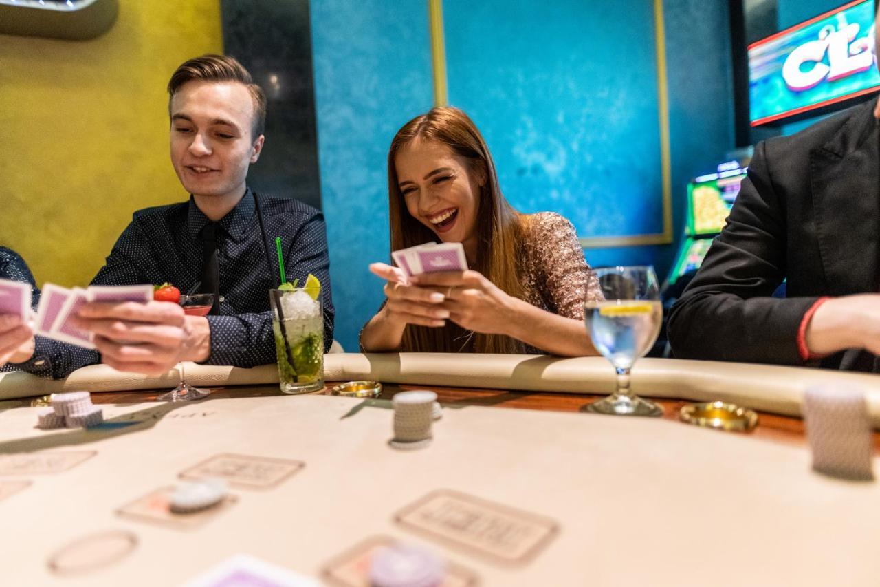 Imperial Casino Strazny Hotel Luaran gambar