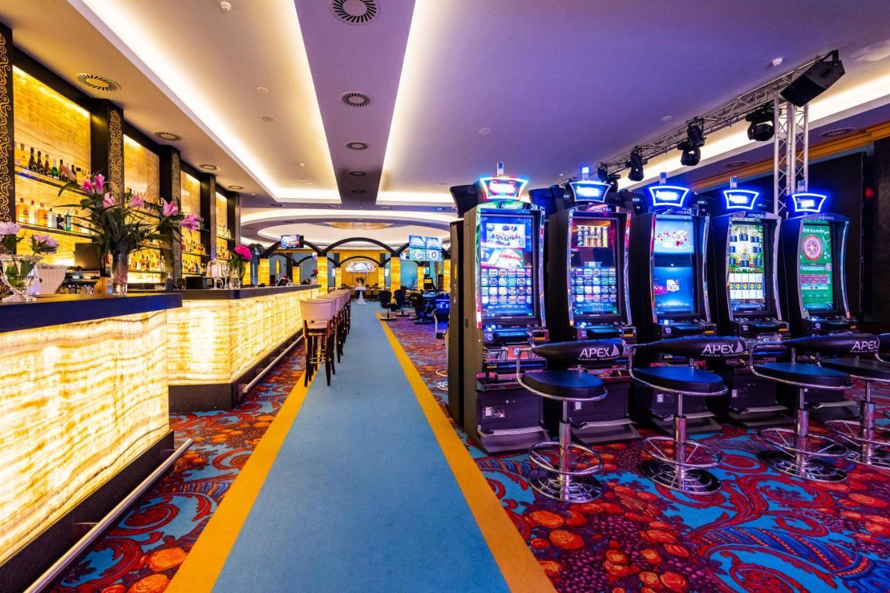 Imperial Casino Strazny Hotel Luaran gambar