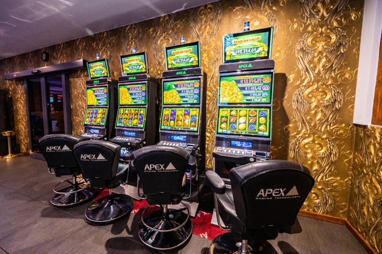 Imperial Casino Strazny Hotel Luaran gambar